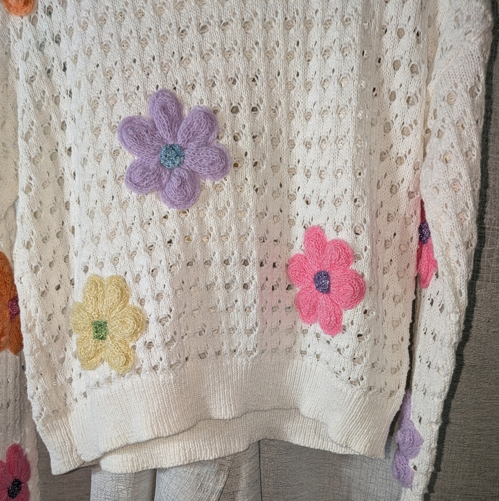 NWT John + Jenn Helx Floral Crochet Applique Sweater In Medium - Picture 12 of 13